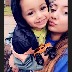 Meet your Posher, Mireya